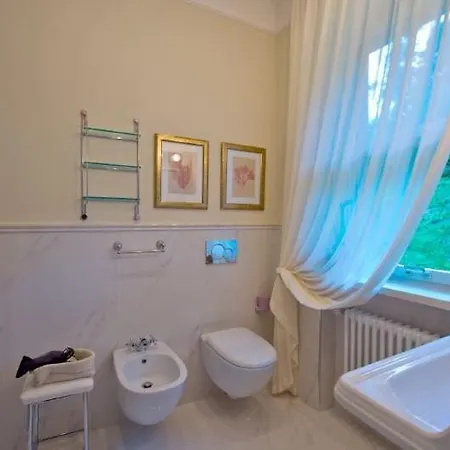 Villa Sleeps 10 Pool Air Con Wifi *