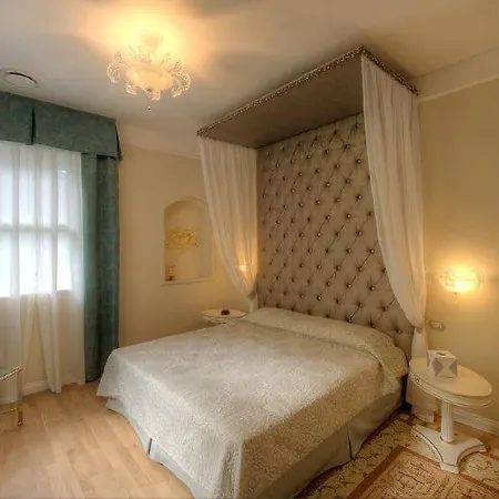 Sleeps 10 Pool Air Con Wifi *