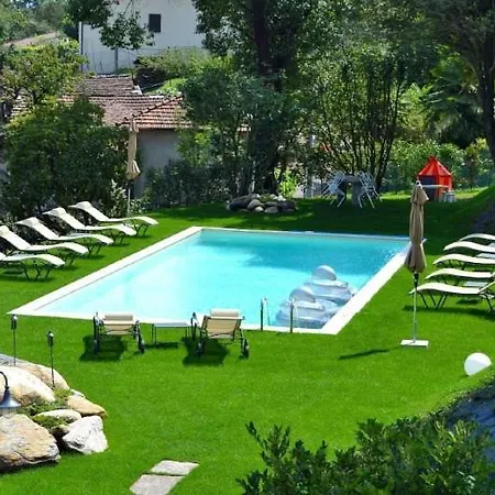 Sleeps 10 Pool Air Con Wifi